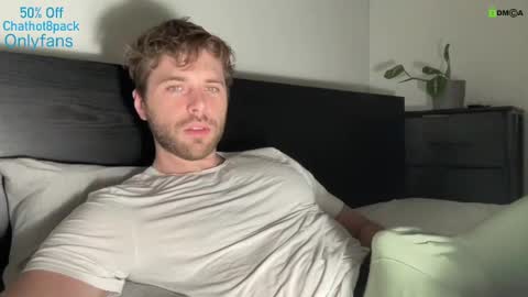 Snapshot of hot8pack01 chatting on March 6, 10:04 pm Edward aka Wolf online show from March 6, 10:04 pm