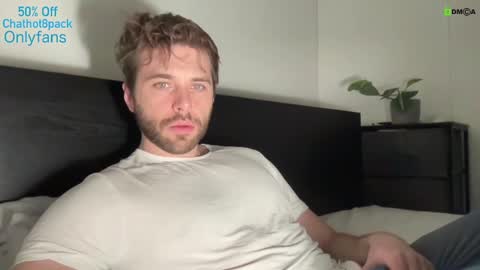 Snapshot of hot8pack01 chatting on March 12, 1:58 am Edward aka Wolf online show from March 12, 1:58 am