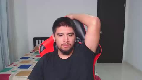 Snapshot of hot__husbands chatting on February 19, 1:08 am hot__husbands online show from February 19, 1:08 am