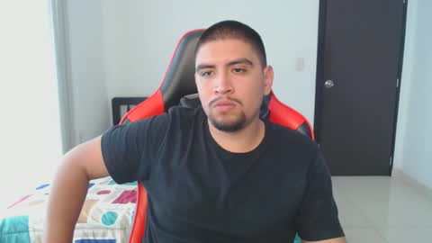 Snapshot of hot__husbands chatting on February 24, 6:58 pm hot__husbands online show from February 24, 6:58 pm