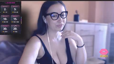 Snapshot of hot_big_ass chatting on September 25, 10:41 am v online show from September 25, 10:41 am