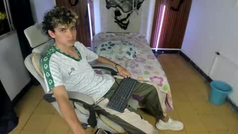 Snapshot of hot_bunny713 chatting on October 28, 2:15 am hot bunny online show from October 28, 2:15 am