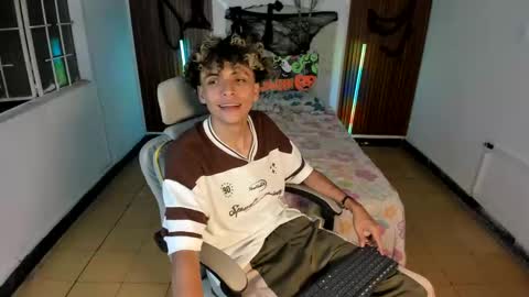 Snapshot of hot_bunny713 chatting on November 2, 12:57 am hot bunny online show from November 2, 12:57 am