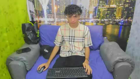 Snapshot of hot_bunny713 chatting on December 19, 1:29 pm hot bunny online show from December 19, 1:29 pm