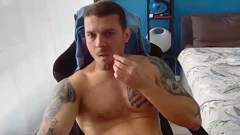 hot_cap_77 online show from June 18, 2:21 pm