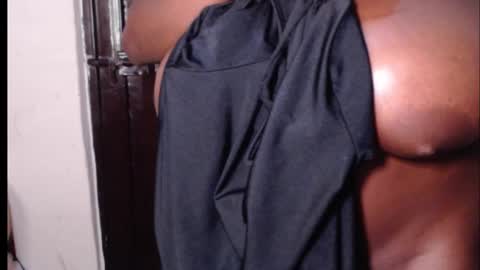 Snapshot of hot_choco2 chatting on September 13, 7:35 pm Coco online show from September 13, 7:35 pm