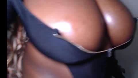 Snapshot of hot_choco2 chatting on September 18, 7:38 pm Coco online show from September 18, 7:38 pm