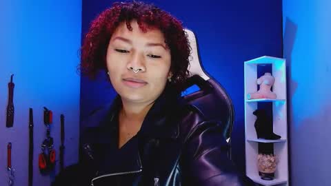 Snapshot of hot_chocolate_4u chatting on November 8, 12:05 pm hot chocolate 4u online show from November 8, 12:05 pm