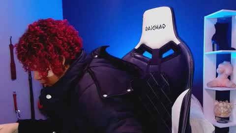 Snapshot of hot_chocolate_4u chatting on December 16, 12:21 pm hot chocolate 4u online show from December 16, 12:21 pm