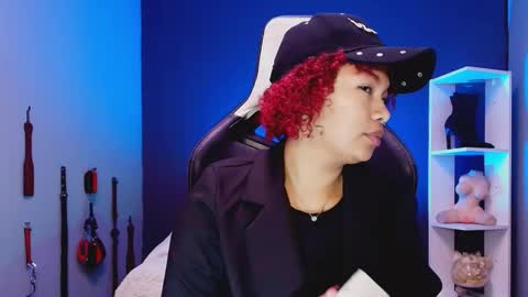 Snapshot of hot_chocolate_4u chatting on December 17, 12:22 pm hot chocolate 4u online show from December 17, 12:22 pm