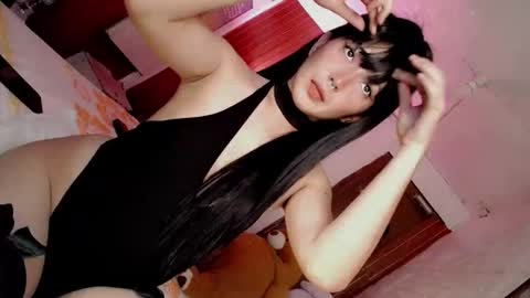 its me CLAUDIA online show from April 7, 5:30 am