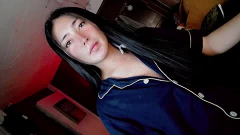 its me CLAUDIA online show from July 22, 2:20 pm