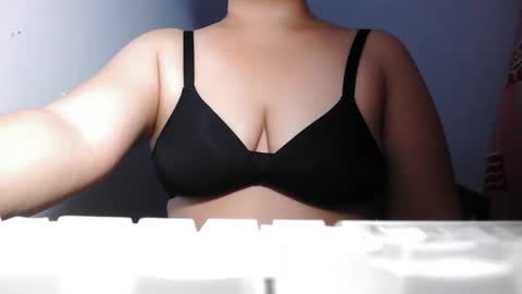 Snapshot of hot_clit28 chatting on October 19, 11:11 am ana online show from October 19, 11:11 am