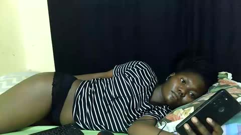 Snapshot of hot_darling95 chatting on September 28, 7:47 am Milly online show from September 28, 7:47 am