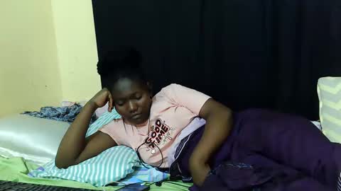 Snapshot of hot_darling95 chatting on October 3, 7:55 pm Milly online show from October 3, 7:55 pm