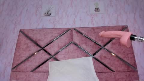 Snapshot of hot_emiily chatting on October 19, 11:44 am Emily online show from October 19, 11:44 am