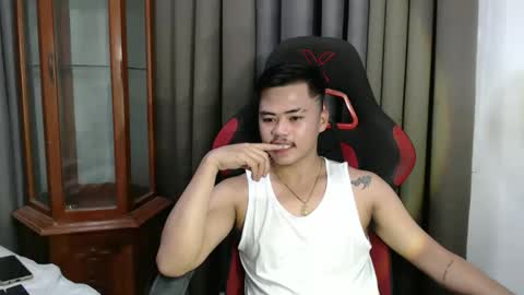 Snapshot of hot_emmanuel chatting on October 23, 4:34 am hot_emmanuel online show from October 23, 4:34 am