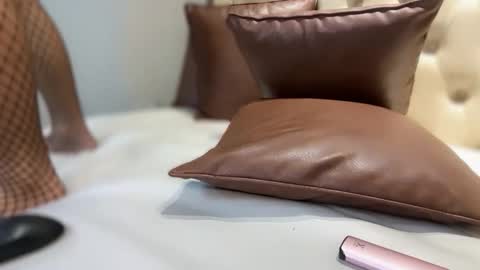    online show from April 16, 6:52 pm