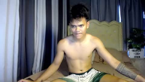 hot_fucker_ online show from March 28, 5:29 am