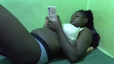 hot_girlly online show from December 22, 5:15 am