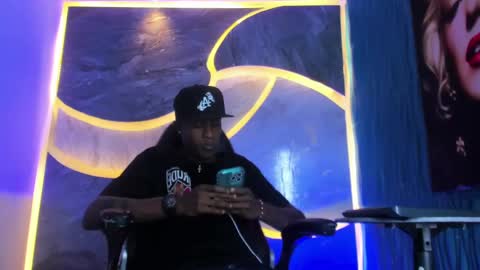 Snapshot of hot_golden_black chatting on September 8, 3:33 pm hot_golden_black online show from September 8, 3:33 pm