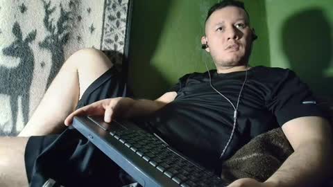 hot_guy36 online show from April 5, 3:47 am