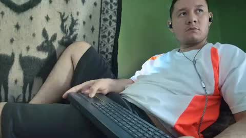 Snapshot of hot_guy36 chatting on June 23, 3:43 pm hot_guy36 online show from June 23, 3:43 pm
