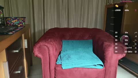 Snapshot of hot_hayde chatting on January 24, 10:08 pm Aly online show from January 24, 10:08 pm