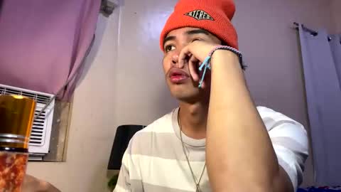Snapshot of hot_kianxx chatting on May 8, 9:36 am hot_kianxx online show from May 8, 9:36 am