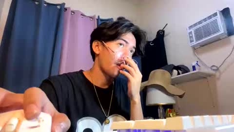 Snapshot of hot_kianxx chatting on May 11, 9:04 am hot_kianxx online show from May 11, 9:04 am