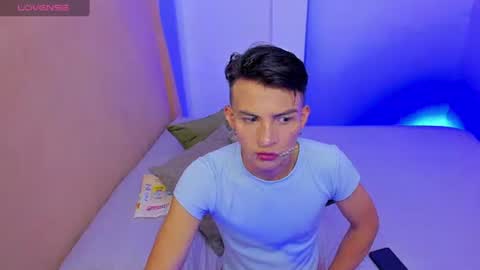 Alejandro online show from April 9, 2:44 am