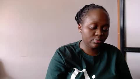 Snapshot of hot_linahh chatting on November 8, 9:09 am Linah online show from November 8, 9:09 am