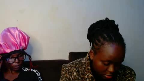 Snapshot of hot_linahh chatting on November 10, 5:23 pm Linah online show from November 10, 5:23 pm