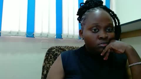 Snapshot of hot_linahh chatting on December 3, 6:21 am Linah online show from December 3, 6:21 am