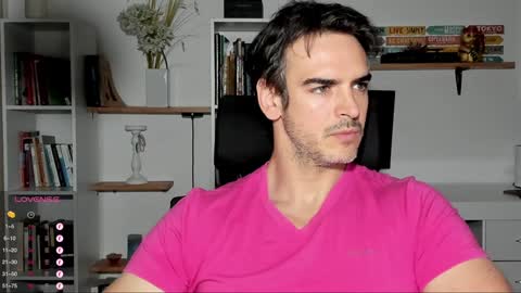 Snapshot of hot_martin25 chatting on December 1, 10:10 pm Martin online show from December 1, 10:10 pm