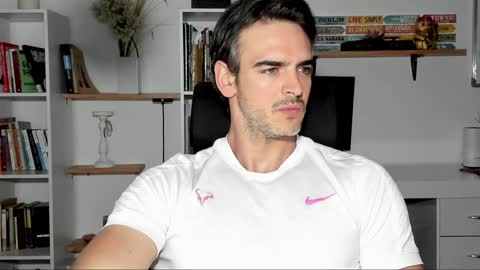 Snapshot of hot_martin25 chatting on December 14, 11:34 pm Martin online show from December 14, 11:34 pm