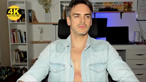 Snapshot of hot_martin25 chatting on December 26, 1:21 pm Martin online show from December 26, 1:21 pm