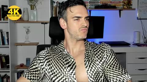 Snapshot of hot_martin25 chatting on January 19, 11:32 pm Martin online show from January 19, 11:32 pm