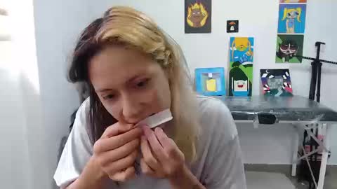 Snapshot of hot_mommymia chatting on September 19, 4:51 pm Mia online show from September 19, 4:51 pm