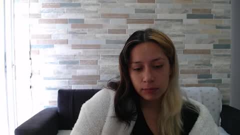 Snapshot of hot_mommymia chatting on October 2, 2:46 pm Mia online show from October 2, 2:46 pm