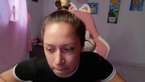 Mia online show from February 7, 4:43 pm