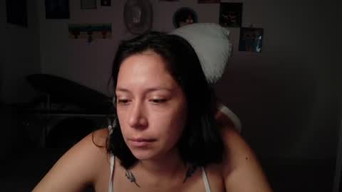 Snapshot of hot_mommymia chatting on June 16, 1:47 pm Mia online show from June 16, 1:47 pm