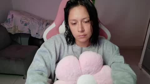 Snapshot of hot_mommymia chatting on June 30, 7:59 pm Mia online show from June 30, 7:59 pm