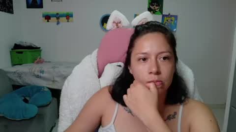 Snapshot of hot_mommymia chatting on July 16, 2:45 pm Mia online show from July 16, 2:45 pm