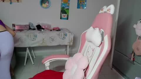 Snapshot of hot_mommymia chatting on July 22, 1:58 pm Mia online show from July 22, 1:58 pm