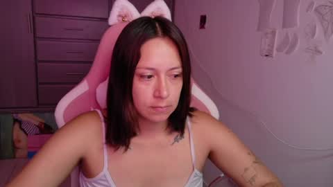 Snapshot of hot_mommymia chatting on July 28, 2:24 pm Mia online show from July 28, 2:24 pm