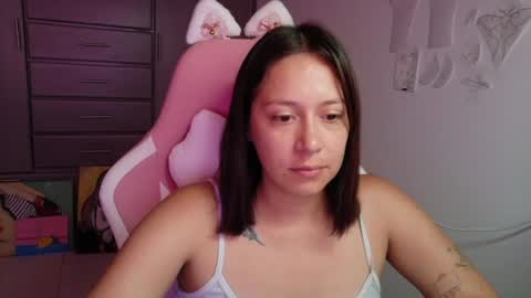 Snapshot of hot_mommymia chatting on July 28, 3:21 pm Mia online show from July 28, 3:21 pm