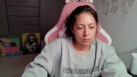 Snapshot of hot_mommymia chatting on July 29, 2:15 pm Mia online show from July 29, 2:15 pm