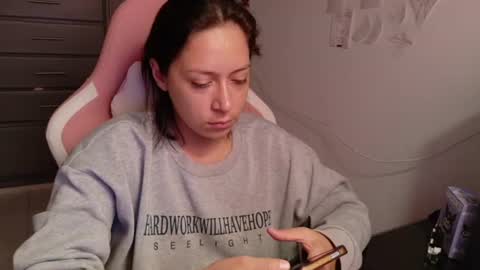 Snapshot of hot_mommymia chatting on August 3, 3:16 pm Mia online show from August 3, 3:16 pm