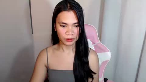 hot_pauline online show from April 10, 2:11 pm